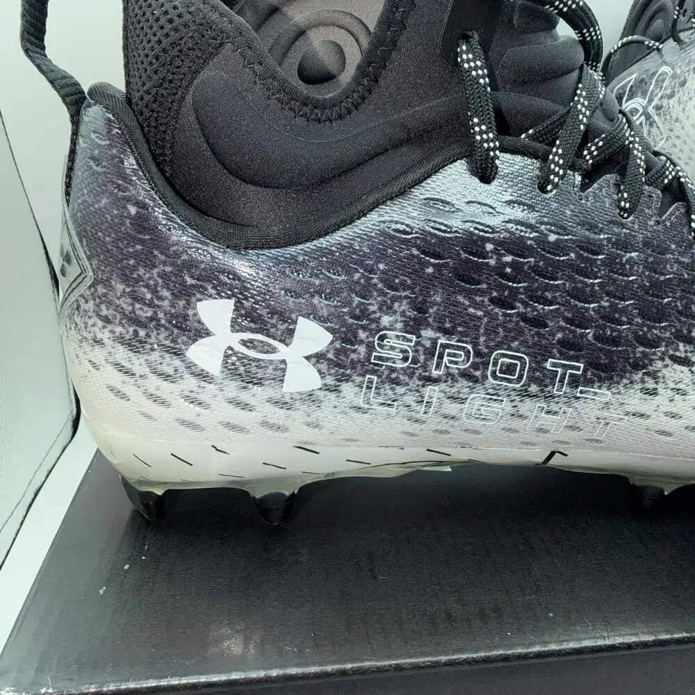 Under Armour Spotlight Lux MC 2.0 Football Cleats Black/White 10.5
